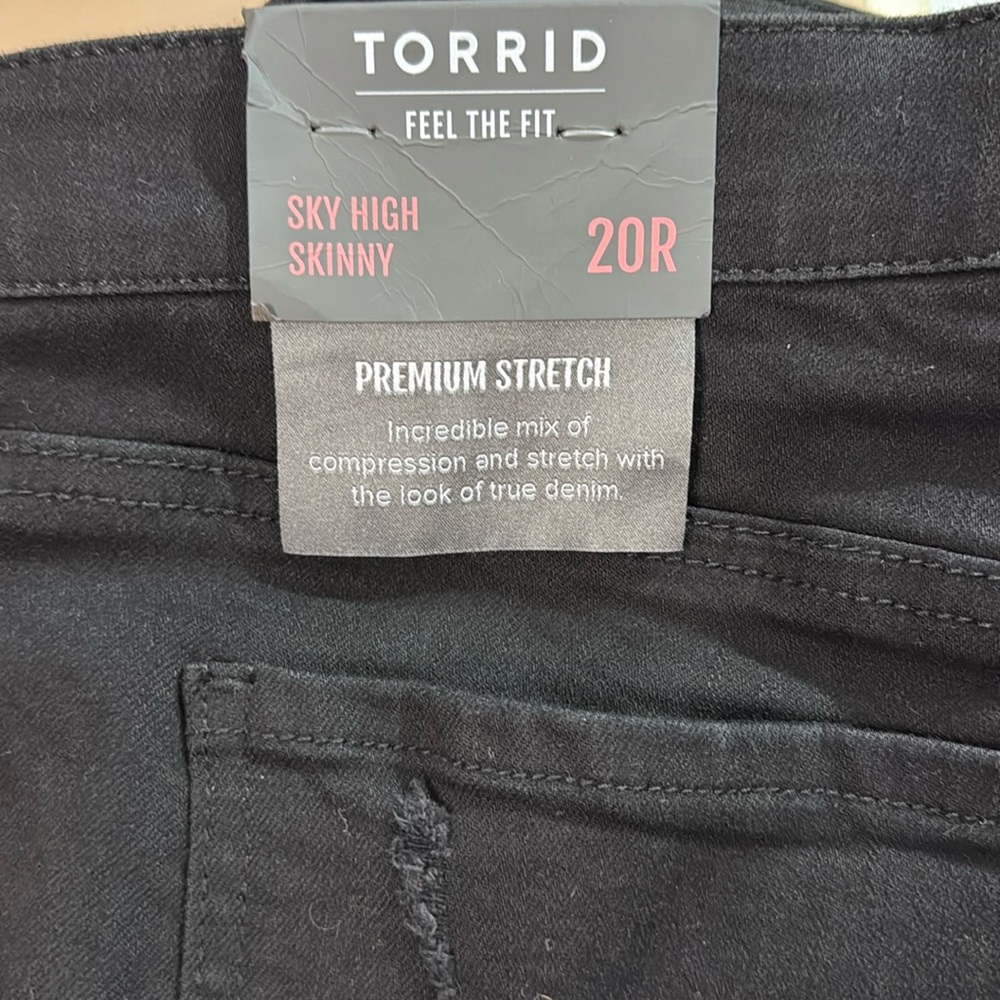 Torrid Jeans Black Skinny High Rise Distressed Stretch in Size 20 NWT - Picture 12 of 16